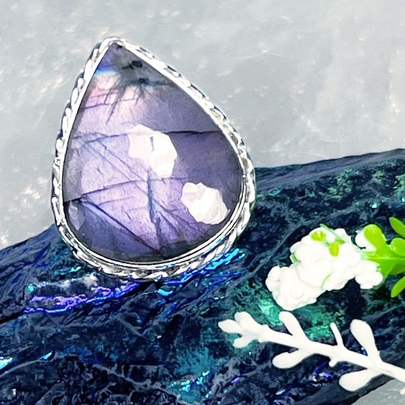 Jewelry - Purple Labradorite Ring Size 7 Sterling Silver 925 Pear Vintage Style